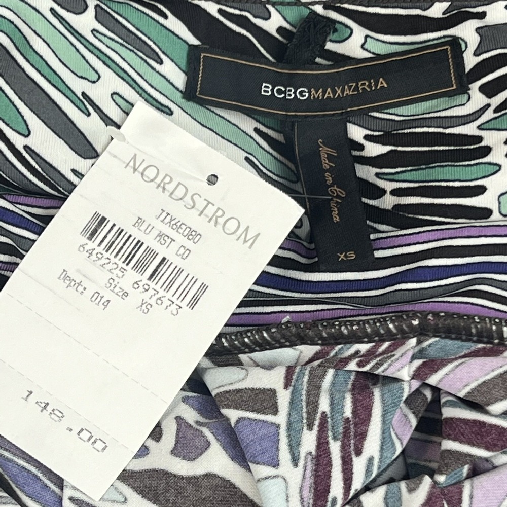 BCBGMaxazria Halter Dress Women's Size XS Babydoll Purple Graphic Print NWT - Picture 3 of 9